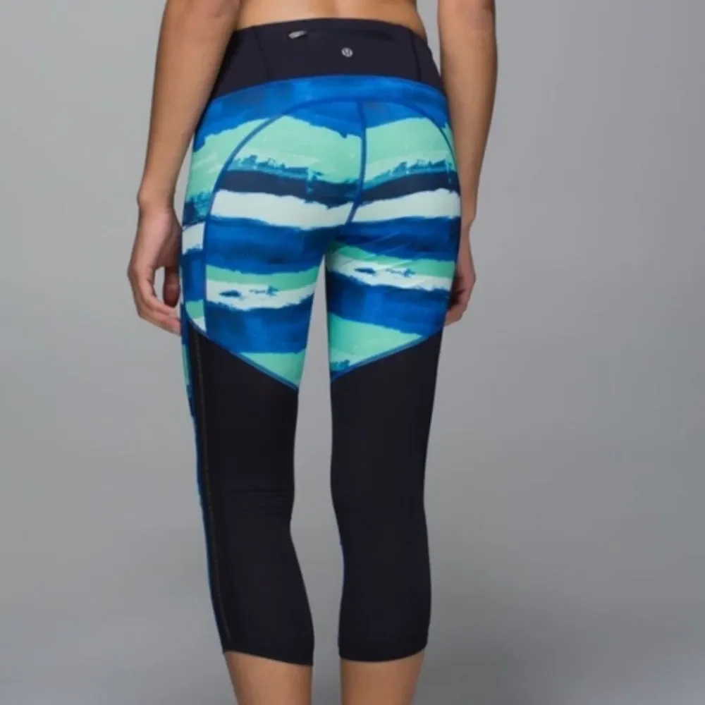 LULULEMON Pace Pusher Capri Blue Green Black Size 6